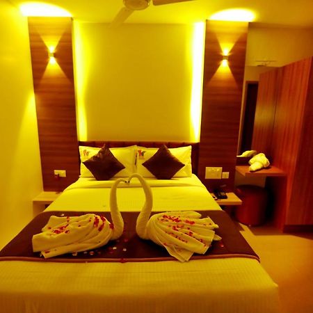 Hotel Sai Krish Grand Chettippattu Buitenkant foto
