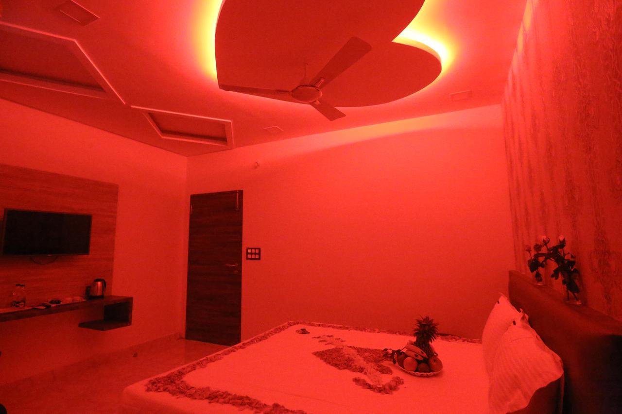 Hotel Sai Krish Grand Chettippattu Buitenkant foto