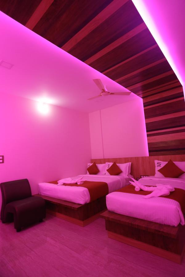 Hotel Sai Krish Grand Chettippattu Buitenkant foto