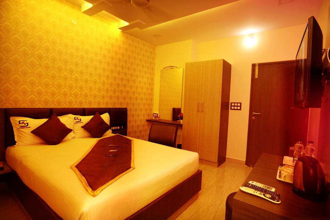 Hotel Sai Krish Grand Chettippattu Buitenkant foto