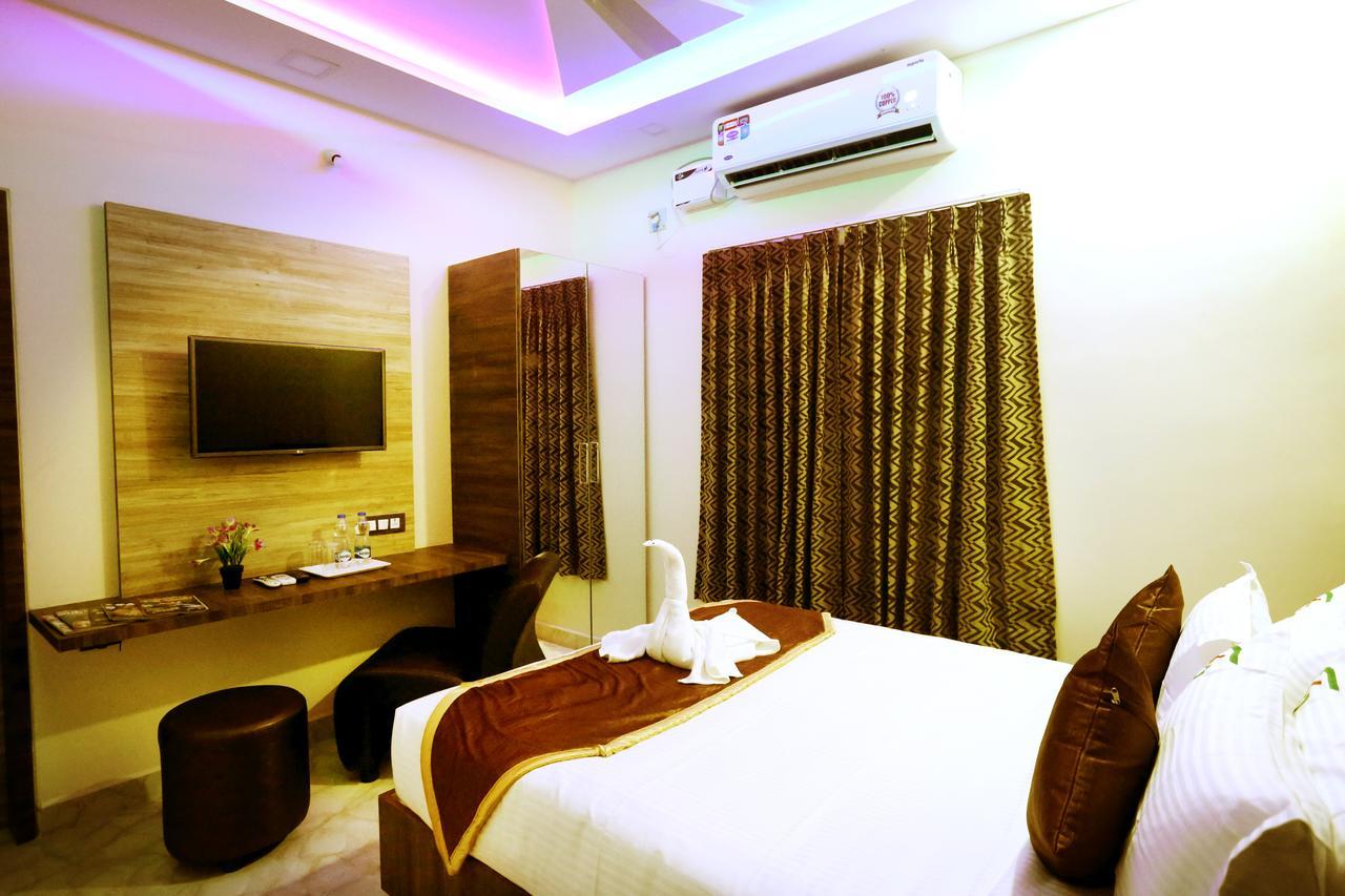 Hotel Sai Krish Grand Chettippattu Buitenkant foto