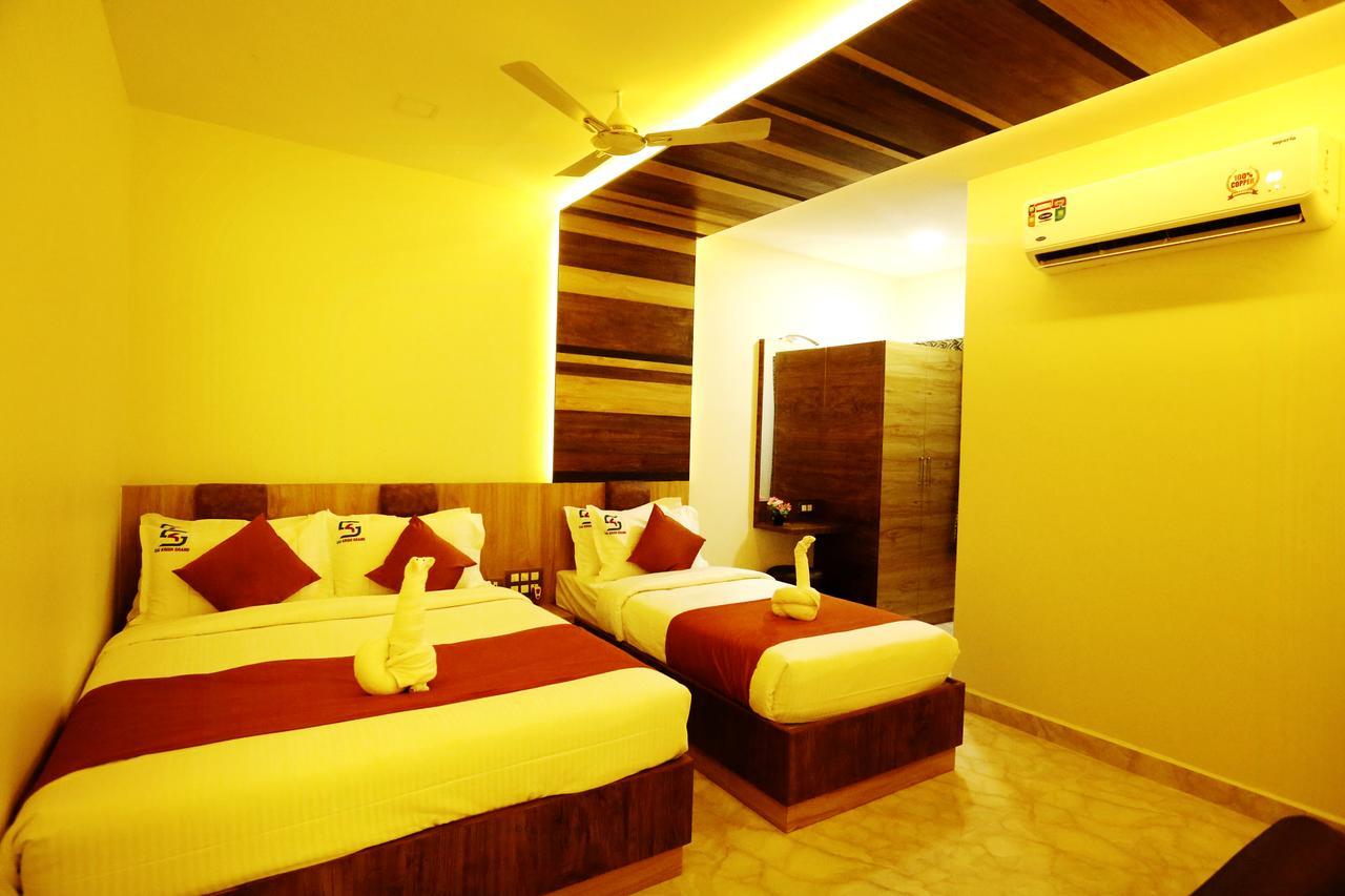 Hotel Sai Krish Grand Chettippattu Buitenkant foto