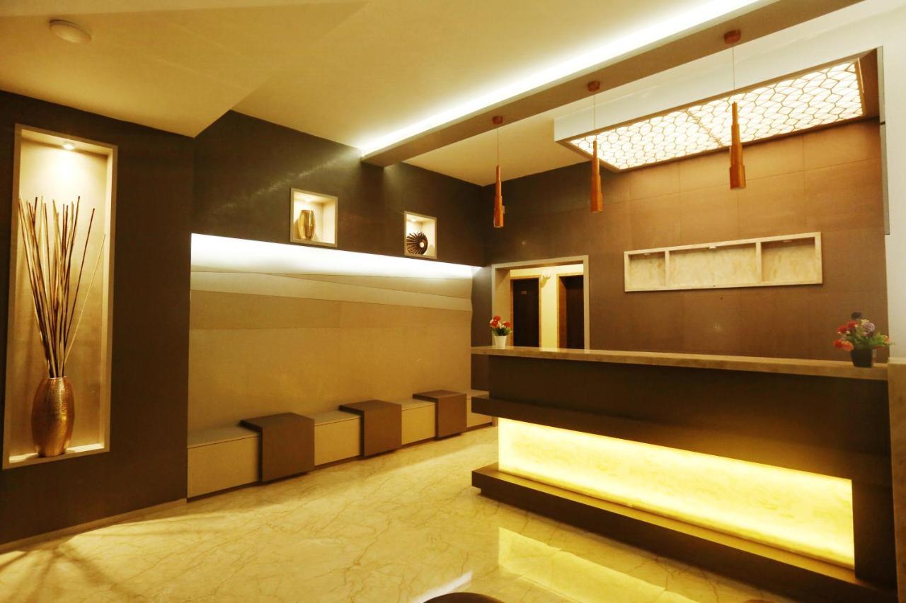 Hotel Sai Krish Grand Chettippattu Buitenkant foto