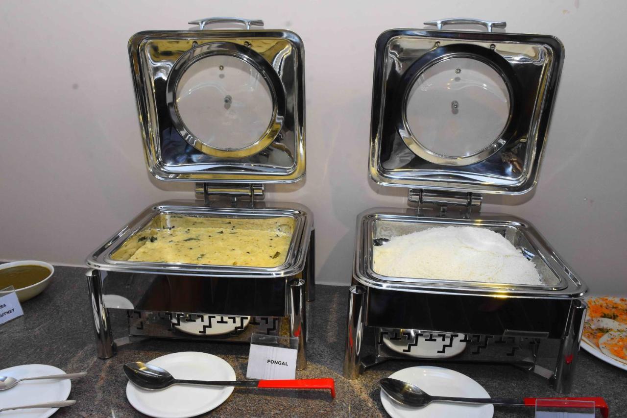 Hotel Sai Krish Grand Chettippattu Buitenkant foto
