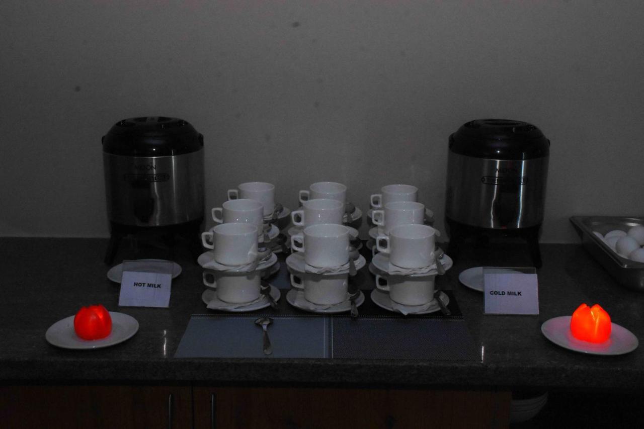 Hotel Sai Krish Grand Chettippattu Buitenkant foto
