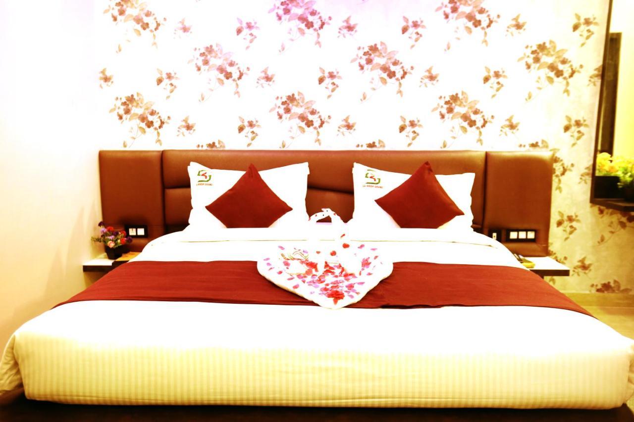 Hotel Sai Krish Grand Chettippattu Buitenkant foto